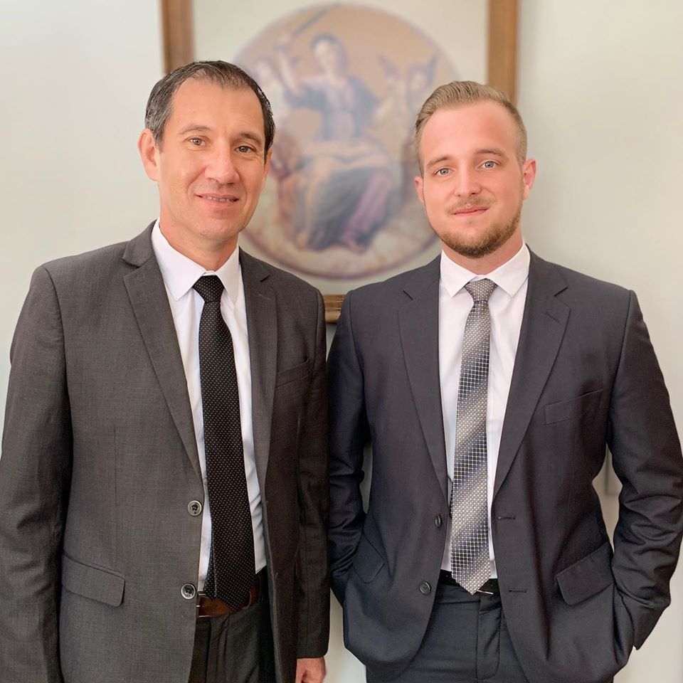 Equipe do escritório: Á esquerda Dr. Fantin e a direita Dr. Imhoff